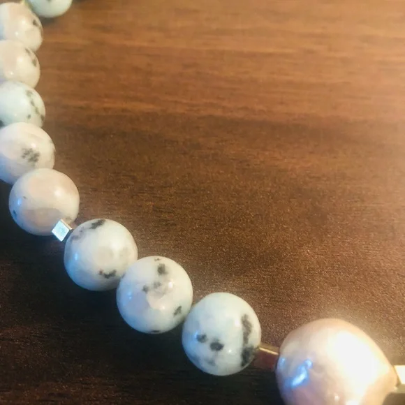 ✨ Lucky Brand Stone & Pearl Collar Necklace ✨ - Picture 7 of 8